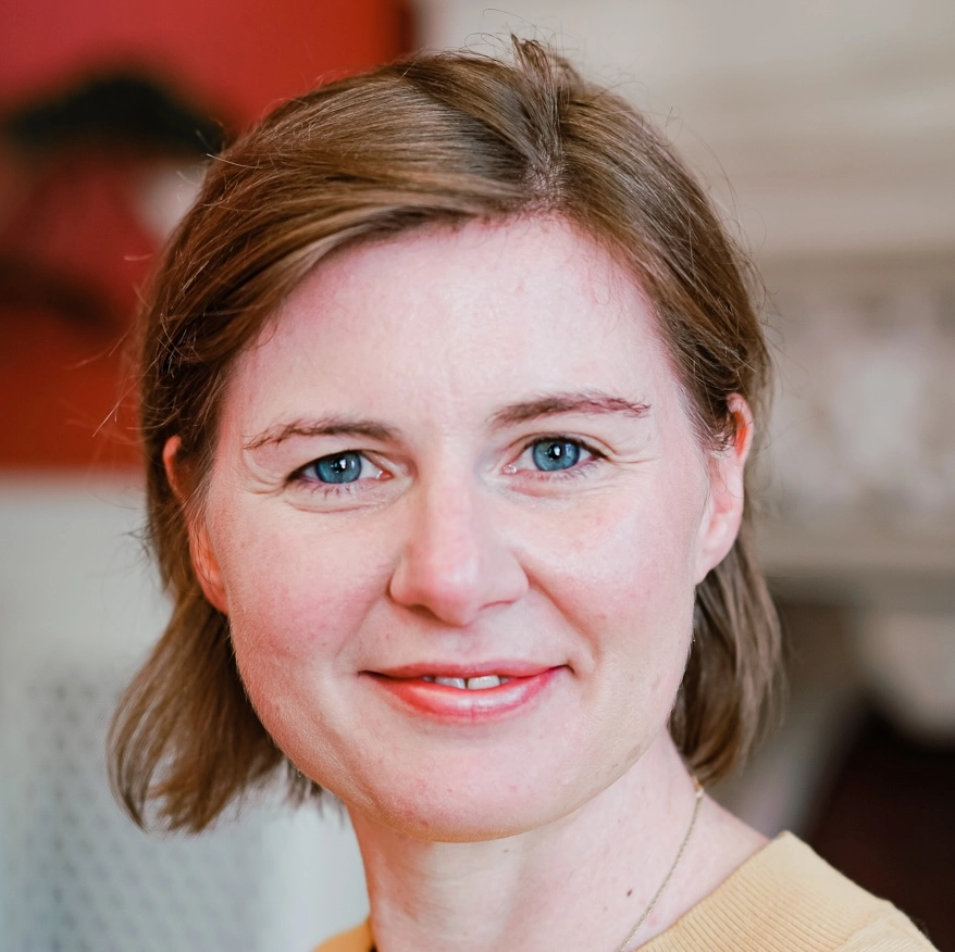 Dr. Jennifer Castle